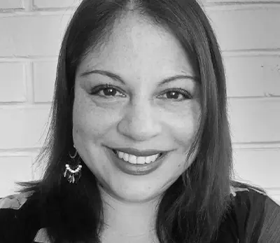 Yasna López